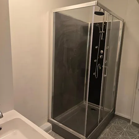 Apartment Atypique Jacuzzi